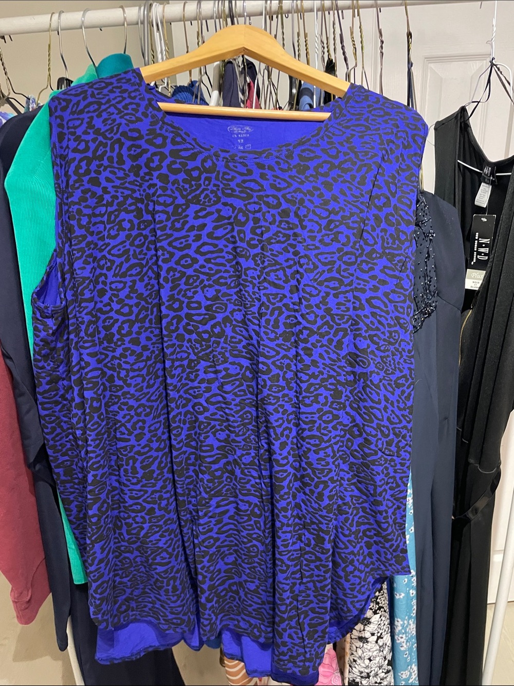 Blue sky 3X blue leopard print tank